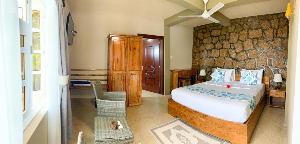 Exotic * Anse Volbert Village (Praslin)